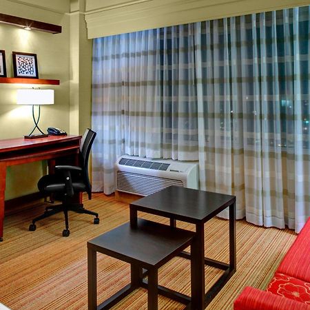 Courtyard By Marriott Greenville Downtown Exteriör bild