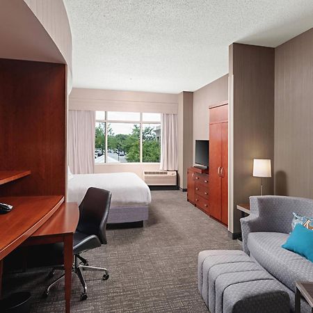 Courtyard By Marriott Greenville Downtown Exteriör bild