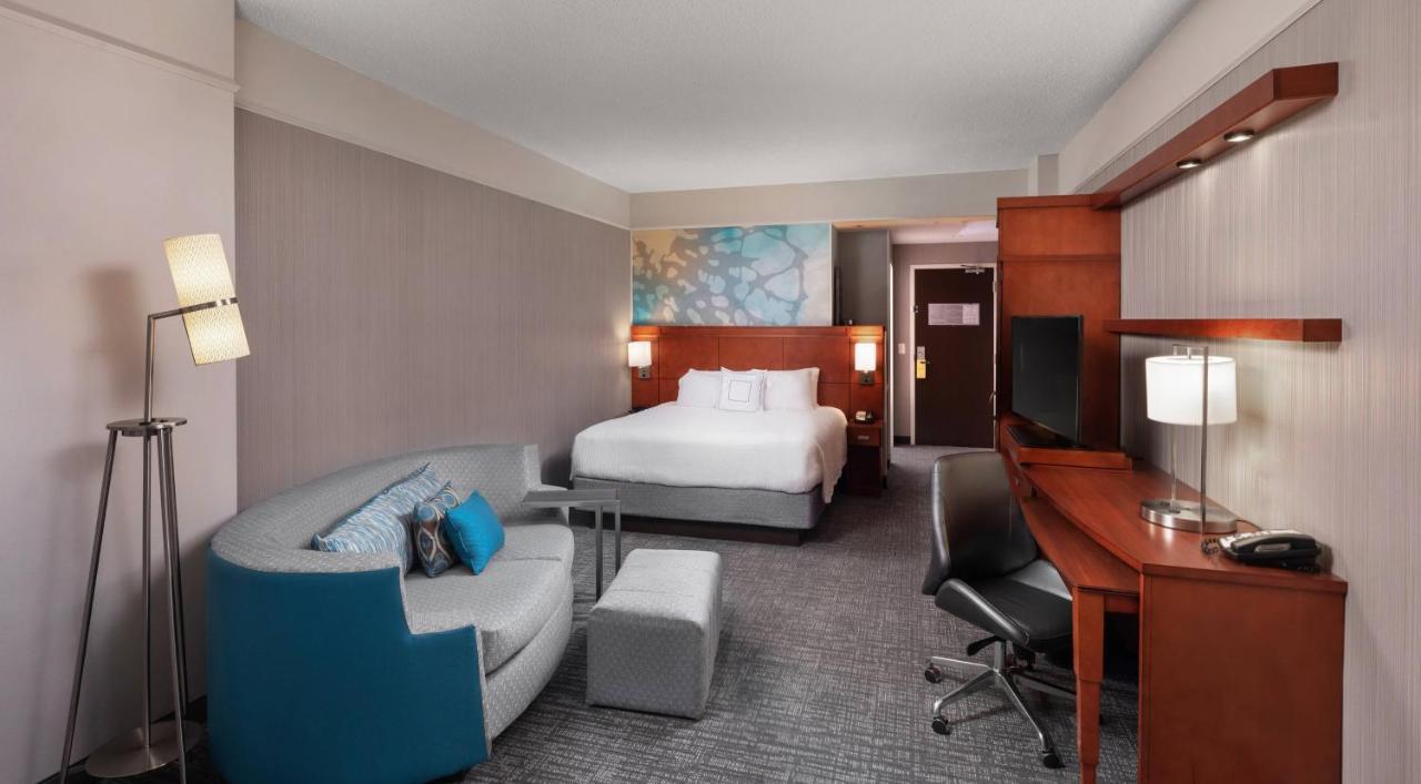 Courtyard By Marriott Greenville Downtown Exteriör bild