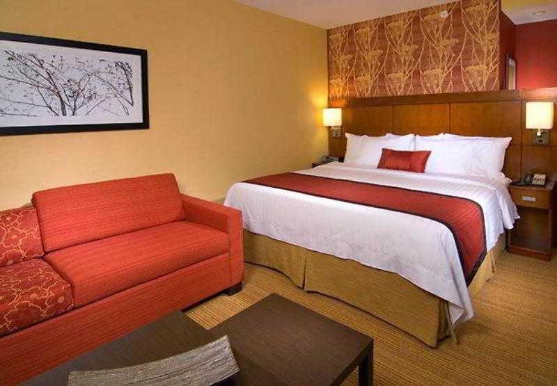 Courtyard By Marriott Greenville Downtown Exteriör bild
