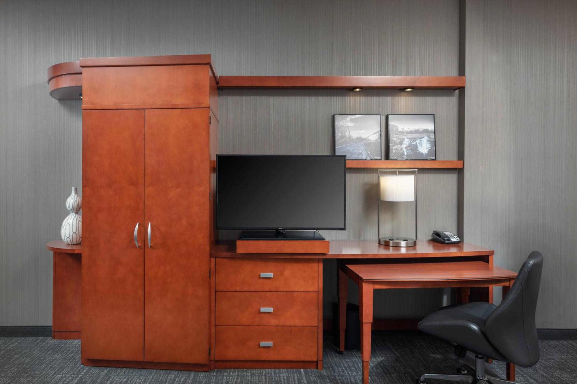 Courtyard By Marriott Greenville Downtown Exteriör bild