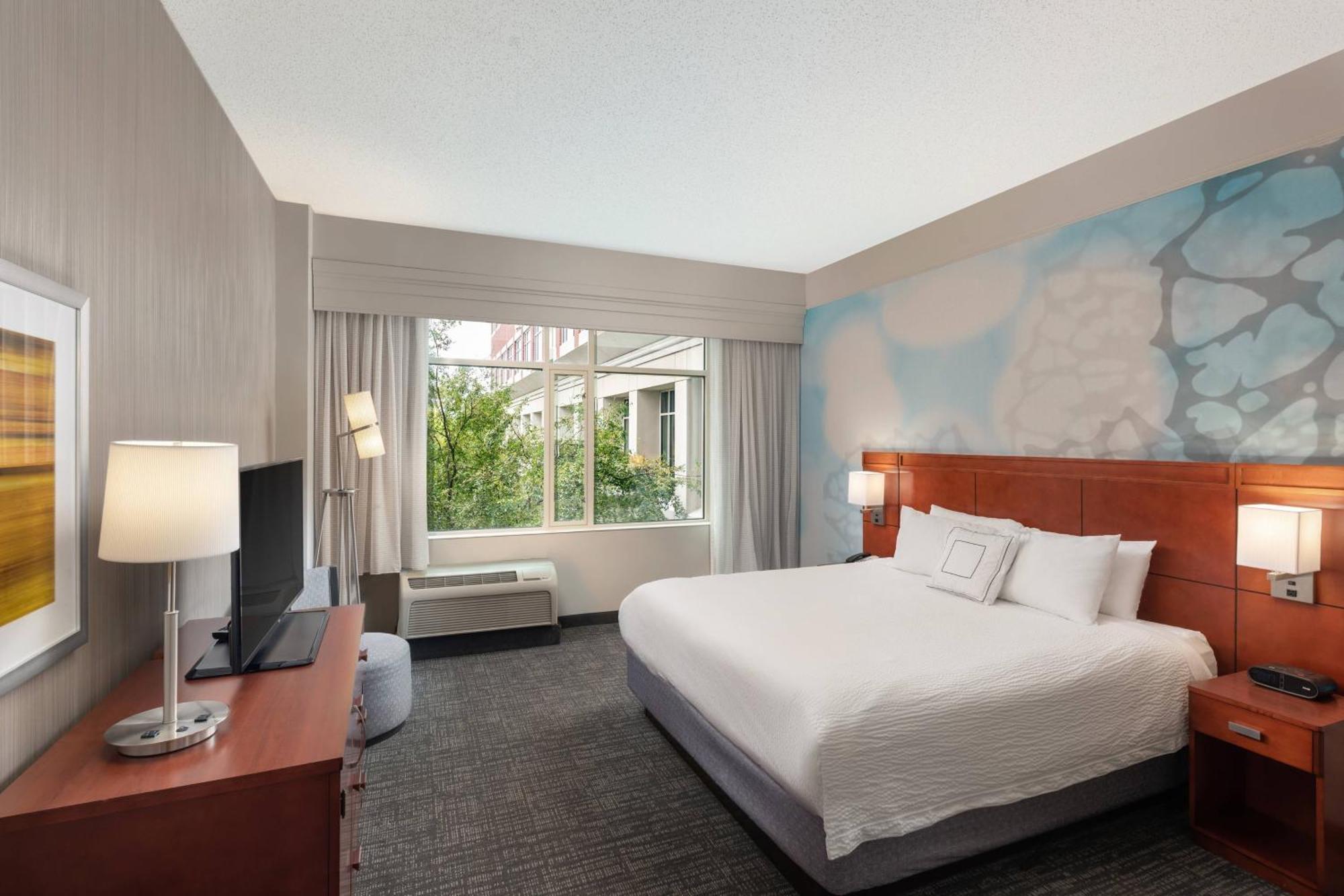 Courtyard By Marriott Greenville Downtown Exteriör bild