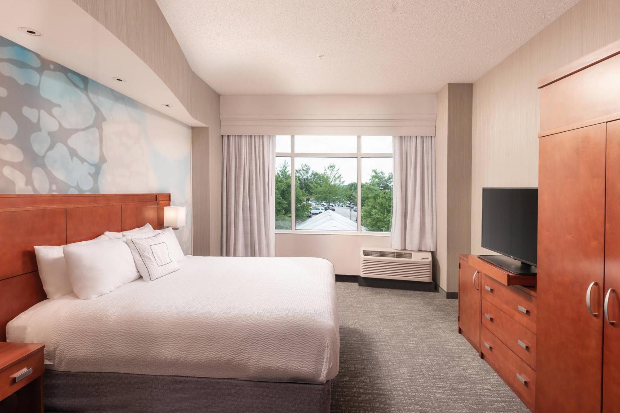 Courtyard By Marriott Greenville Downtown Exteriör bild