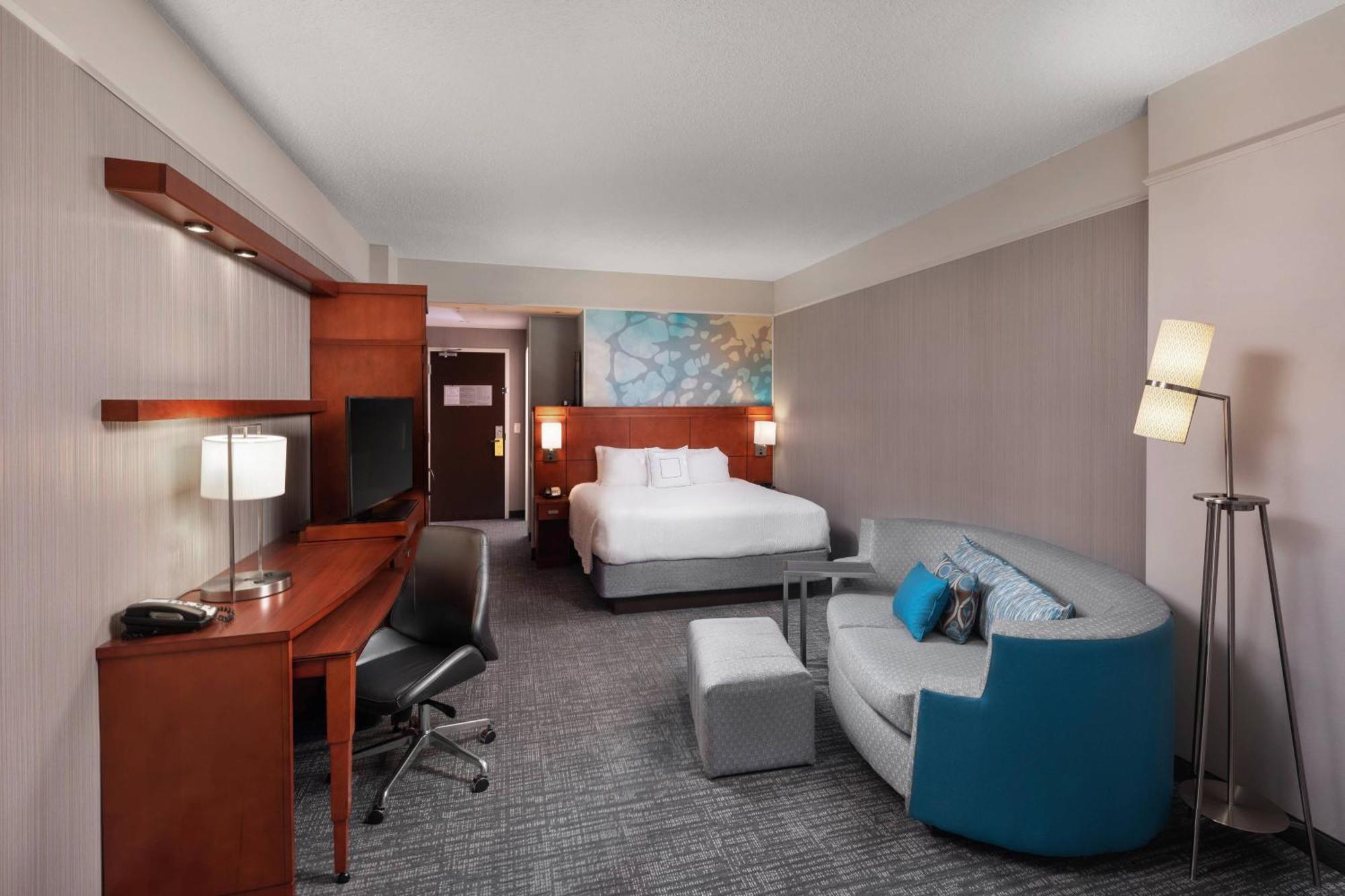 Courtyard By Marriott Greenville Downtown Exteriör bild