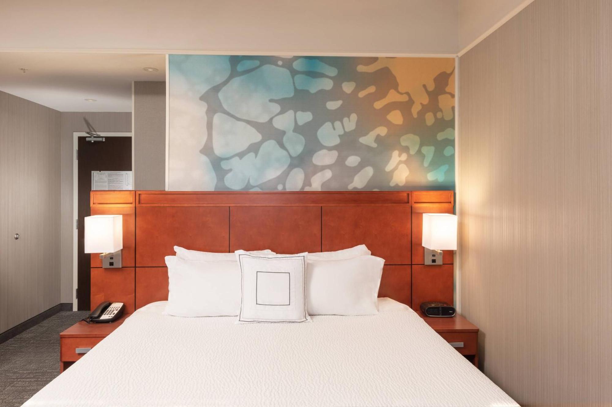 Courtyard By Marriott Greenville Downtown Exteriör bild