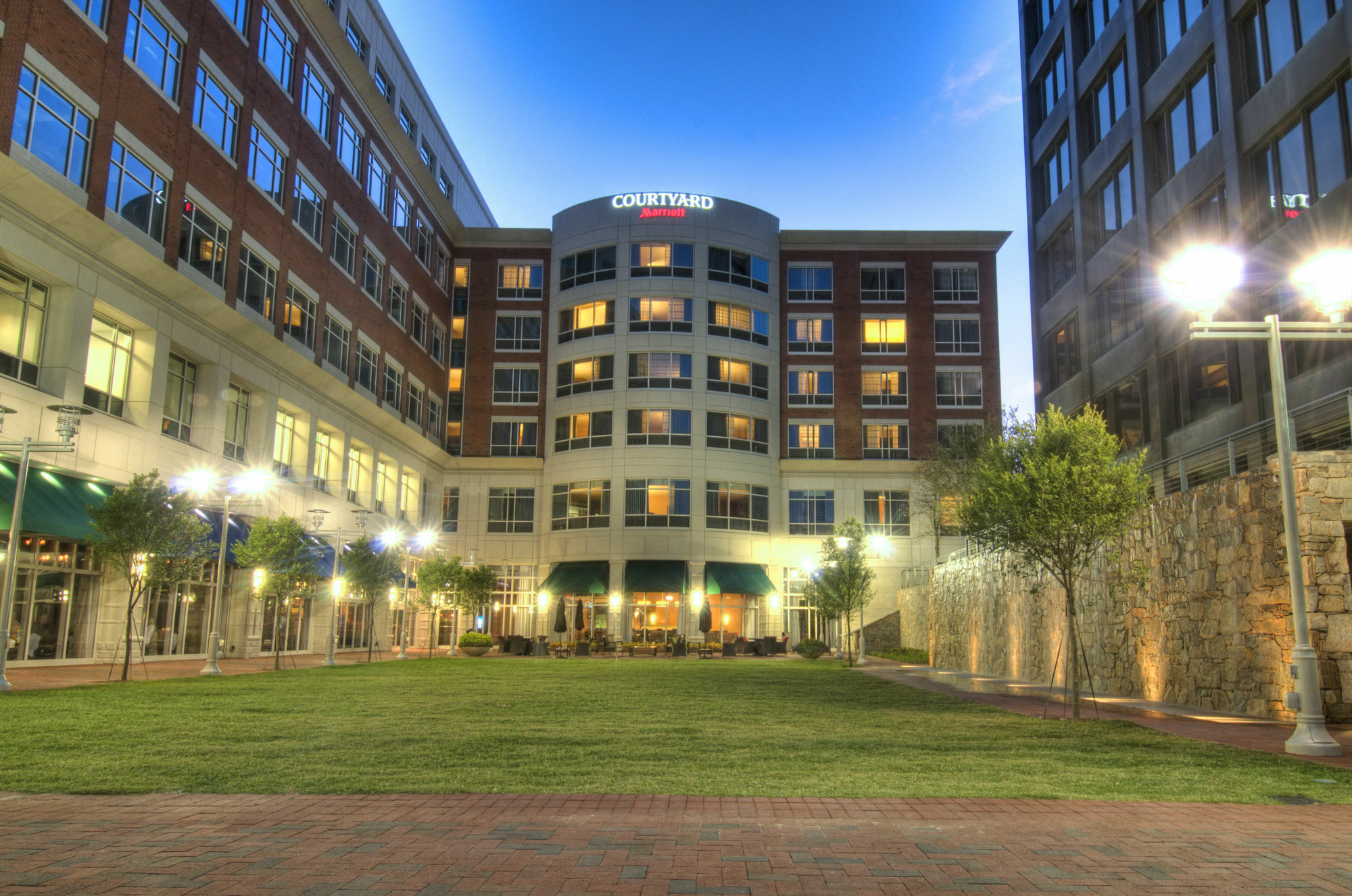 Courtyard By Marriott Greenville Downtown Exteriör bild