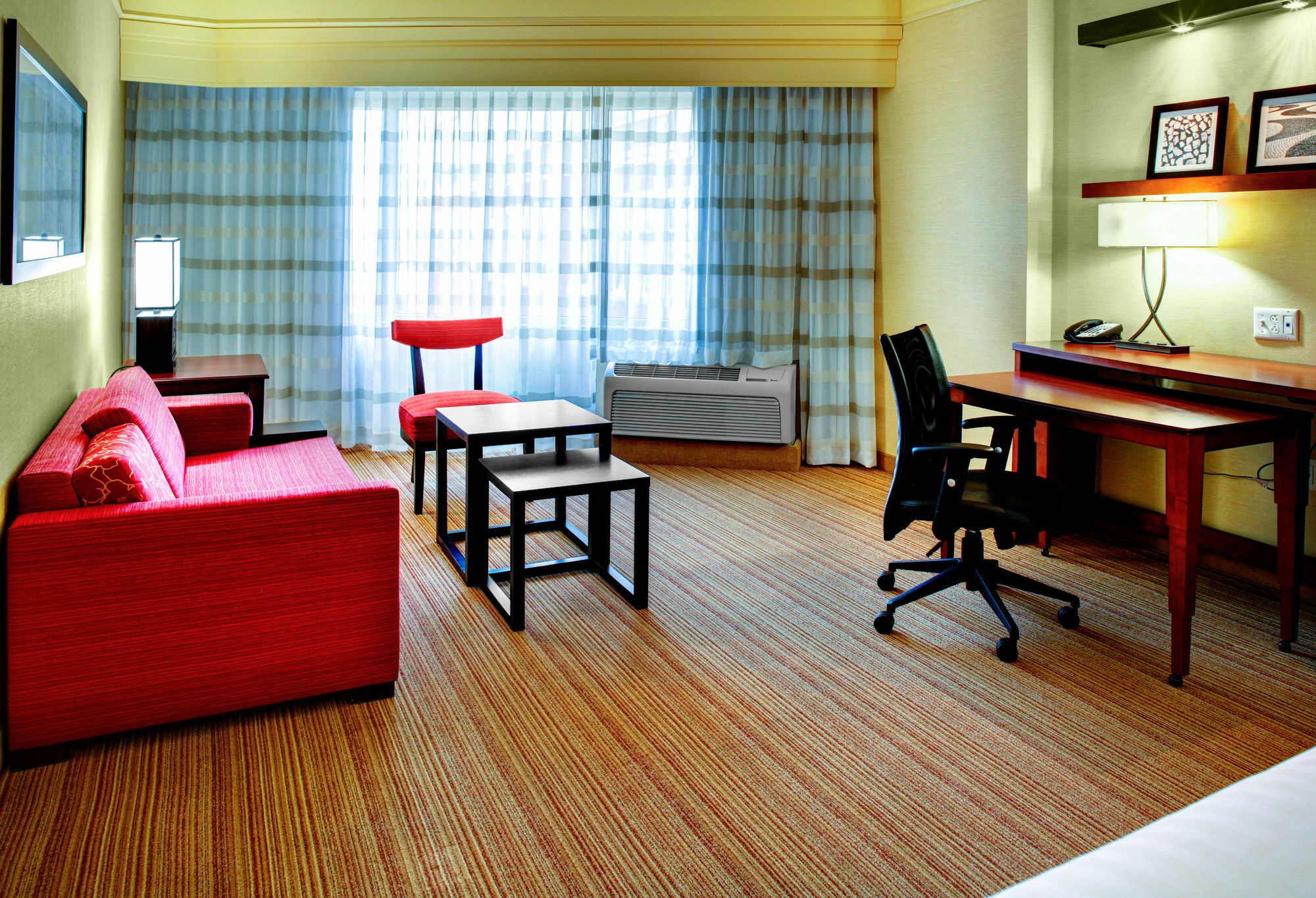 Courtyard By Marriott Greenville Downtown Exteriör bild